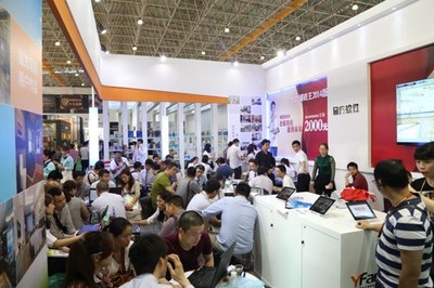 陶博會(huì)簡(jiǎn)訊 活動(dòng)紛呈展商齊發(fā)力 三大展館共促成交